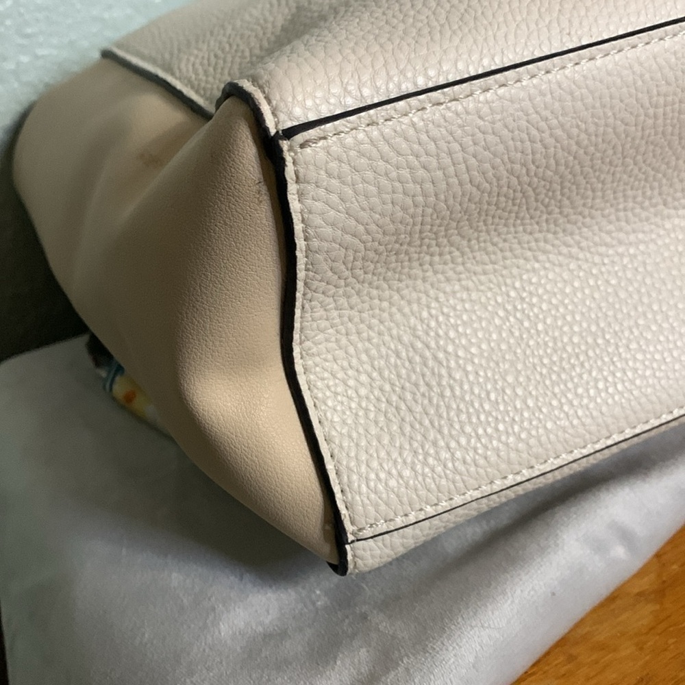 Nanette Lepore Darryl Convertible scarf
Satchel - Picture 9 of 16